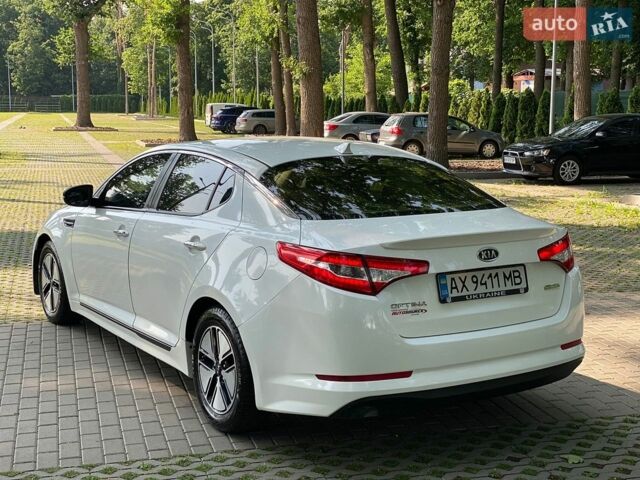 Білий Кіа Оптіма, об'ємом двигуна 2.4 л та пробігом 221 тис. км за 8200 $, фото 7 на Automoto.ua
