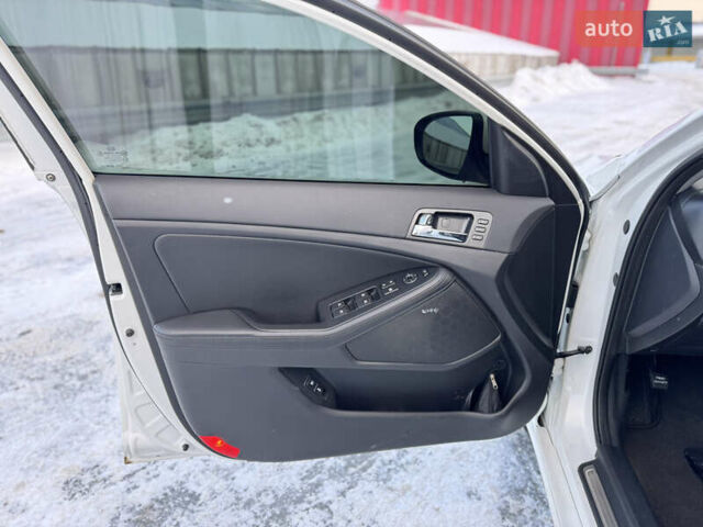 Белый Киа Оптима, объемом двигателя 2.4 л и пробегом 180 тыс. км за 9700 $, фото 16 на Automoto.ua