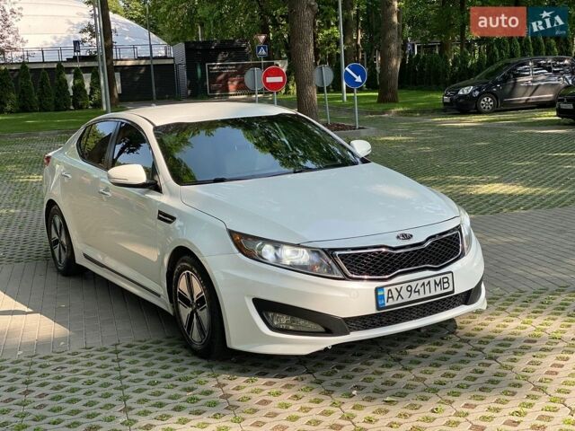 Білий Кіа Оптіма, об'ємом двигуна 2.4 л та пробігом 221 тис. км за 8200 $, фото 10 на Automoto.ua