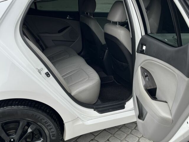 Белый Киа Оптима, объемом двигателя 2.4 л и пробегом 215 тыс. км за 9200 $, фото 17 на Automoto.ua