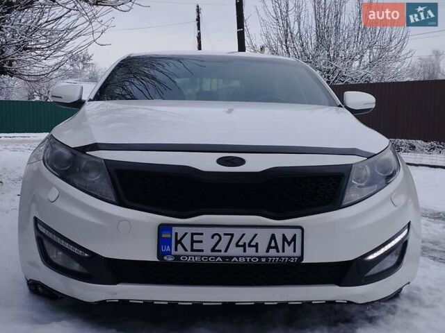 Білий Кіа Оптіма, об'ємом двигуна 2 л та пробігом 167 тис. км за 9000 $, фото 4 на Automoto.ua