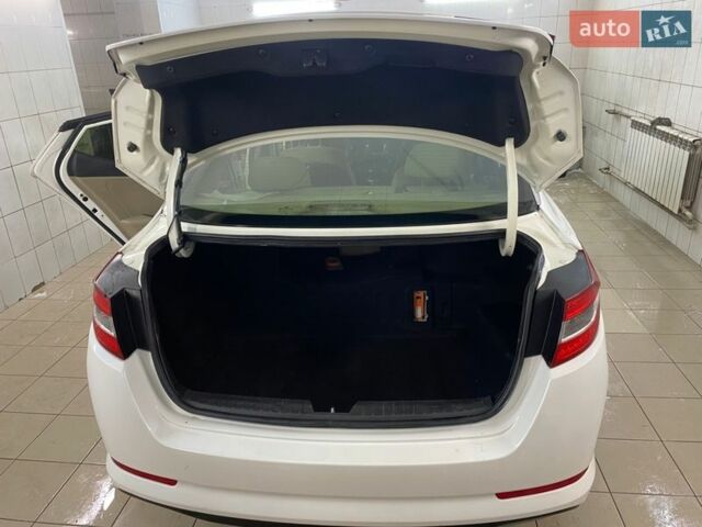 Белый Киа Оптима, объемом двигателя 2.4 л и пробегом 221 тыс. км за 8600 $, фото 12 на Automoto.ua