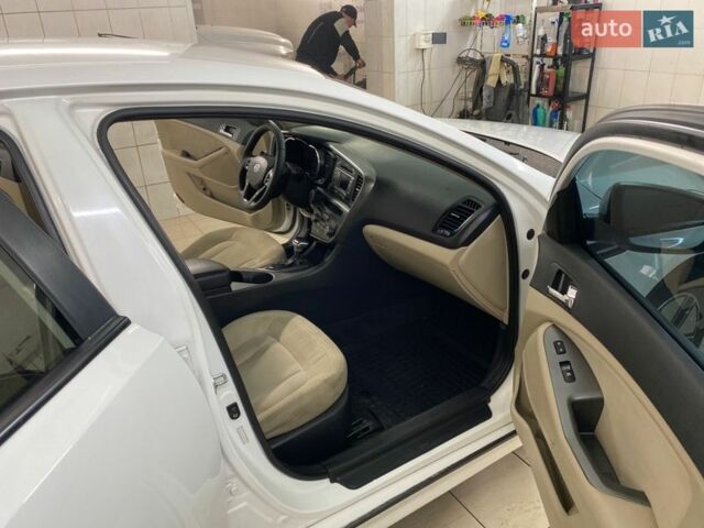 Белый Киа Оптима, объемом двигателя 2.4 л и пробегом 221 тыс. км за 8600 $, фото 9 на Automoto.ua