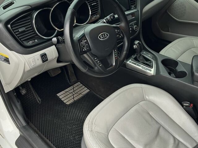 Белый Киа Оптима, объемом двигателя 2.4 л и пробегом 215 тыс. км за 9200 $, фото 11 на Automoto.ua