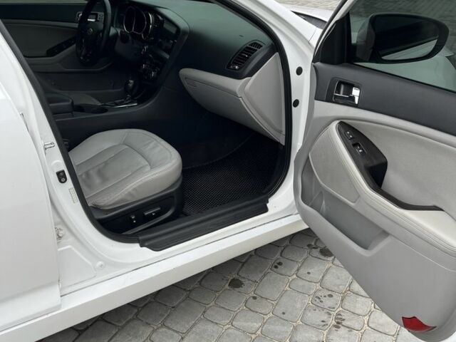 Белый Киа Оптима, объемом двигателя 2.4 л и пробегом 215 тыс. км за 9200 $, фото 13 на Automoto.ua