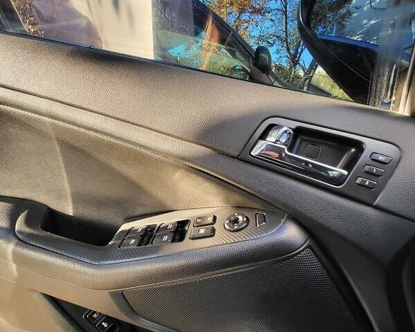 Белый Киа Оптима, объемом двигателя 2 л и пробегом 220 тыс. км за 9300 $, фото 10 на Automoto.ua