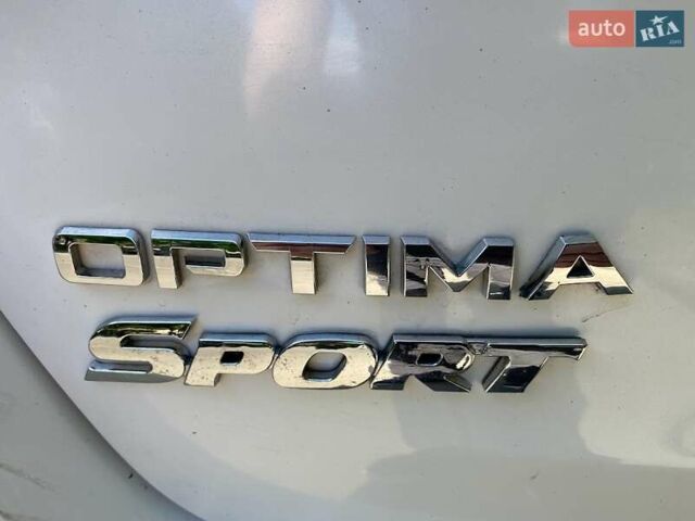 Белый Киа Оптима, объемом двигателя 2 л и пробегом 95 тыс. км за 11500 $, фото 7 на Automoto.ua