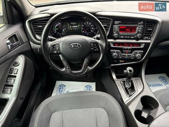 Белый Киа Оптима, объемом двигателя 2.36 л и пробегом 168 тыс. км за 9500 $, фото 10 на Automoto.ua