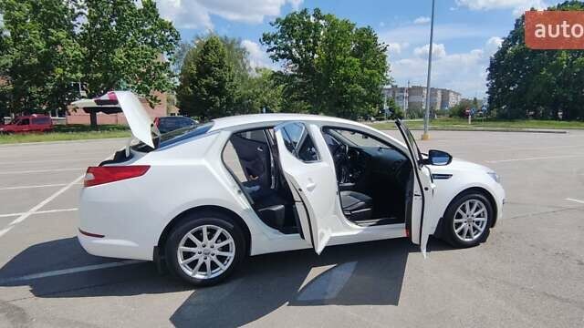 Белый Киа Оптима, объемом двигателя 2 л и пробегом 177 тыс. км за 9999 $, фото 6 на Automoto.ua