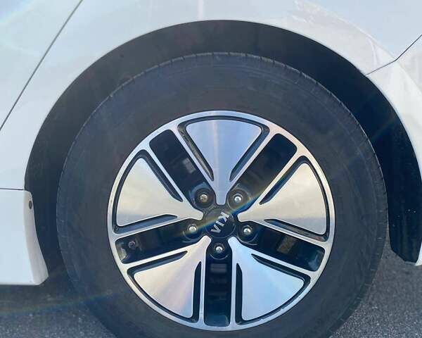 Білий Кіа Оптіма, об'ємом двигуна 2.36 л та пробігом 168 тис. км за 9200 $, фото 2 на Automoto.ua