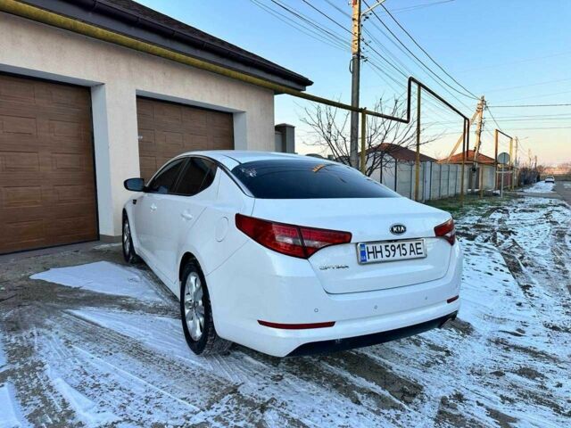 Белый Киа Оптима, объемом двигателя 2 л и пробегом 223 тыс. км за 8500 $, фото 5 на Automoto.ua