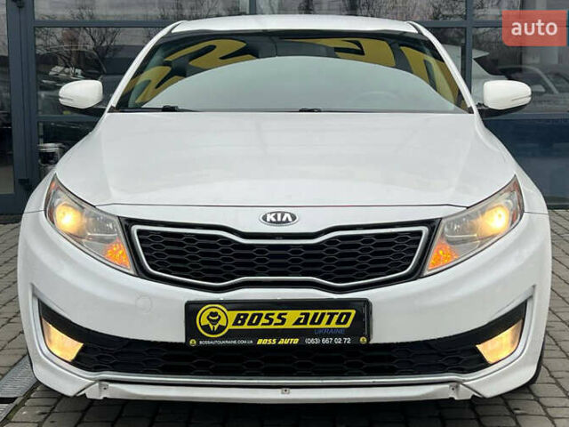 Білий Кіа Оптіма, об'ємом двигуна 2.36 л та пробігом 270 тис. км за 10000 $, фото 1 на Automoto.ua