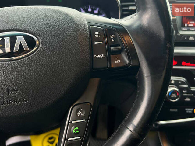 Білий Кіа Оптіма, об'ємом двигуна 2.36 л та пробігом 270 тис. км за 10000 $, фото 13 на Automoto.ua