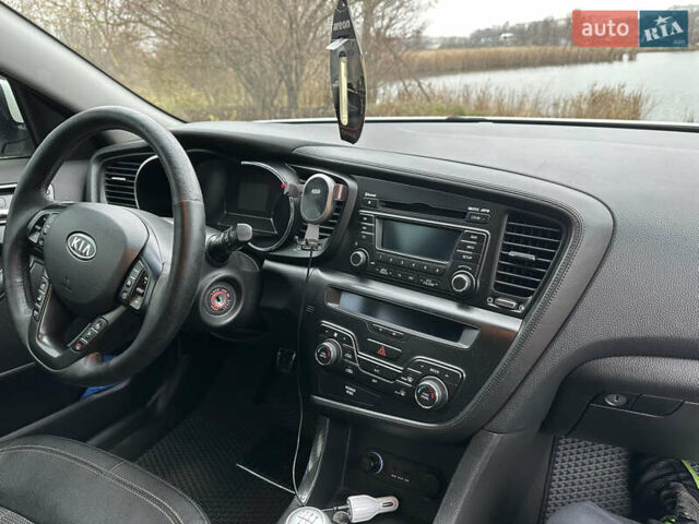 Білий Кіа Оптіма, об'ємом двигуна 2 л та пробігом 254 тис. км за 9999 $, фото 7 на Automoto.ua