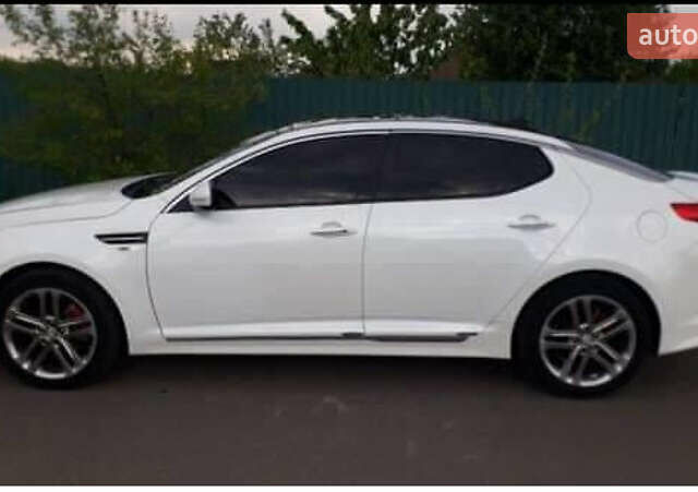 Белый Киа Оптима, объемом двигателя 2 л и пробегом 95 тыс. км за 11500 $, фото 2 на Automoto.ua