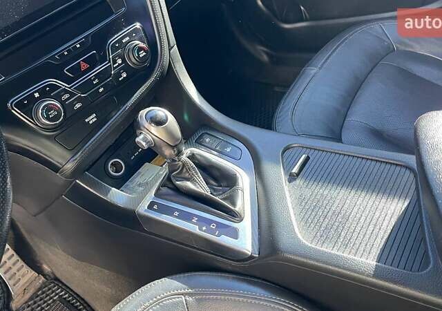 Белый Киа Оптима, объемом двигателя 2 л и пробегом 293 тыс. км за 7900 $, фото 8 на Automoto.ua