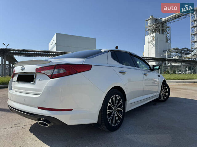 Киа Оптима 2012 в Коростене на Automoto.ua Белый Киа Оптима, объемом двигателя 2.4 л и пробегом 300 тыс. км за 8499 $, фото 2 на Automoto.ua