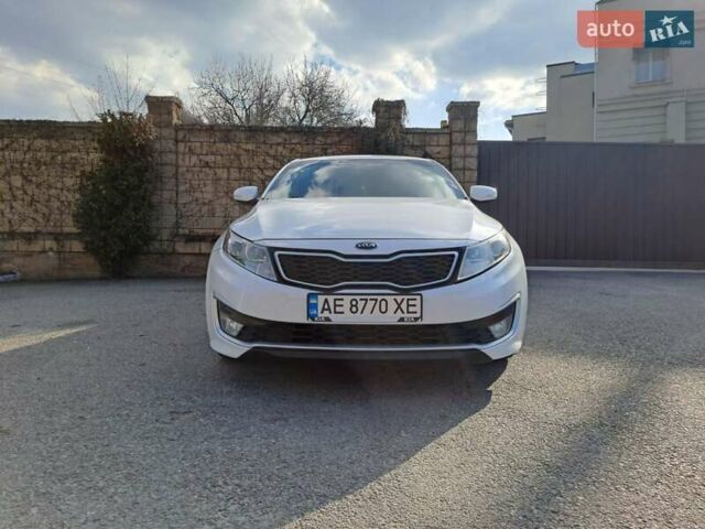 Білий Кіа Оптіма, об'ємом двигуна 2.36 л та пробігом 200 тис. км за 11200 $, фото 2 на Automoto.ua