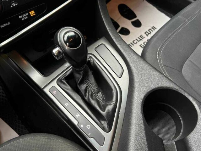 Білий Кіа Оптіма, об'ємом двигуна 2.4 л та пробігом 270 тис. км за 10000 $, фото 17 на Automoto.ua