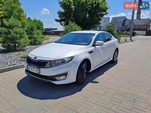 Белый Киа Оптима, объемом двигателя 2.36 л и пробегом 225 тыс. км за 9600 $, фото 2 на Automoto.ua