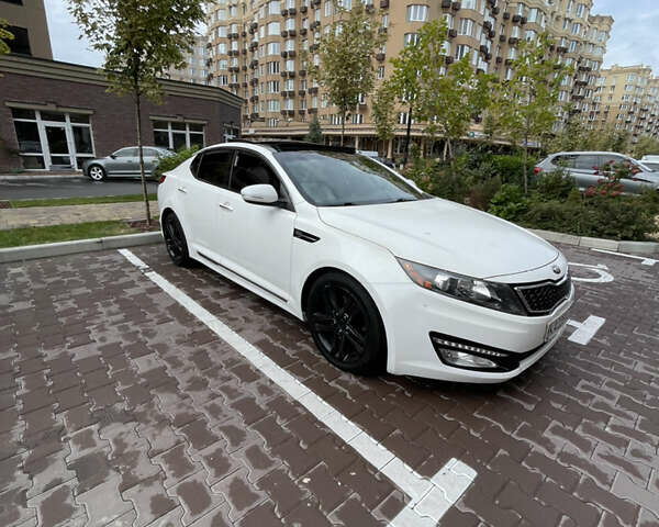 Белый Киа Оптима, объемом двигателя 2 л и пробегом 180 тыс. км за 7900 $, фото 1 на Automoto.ua