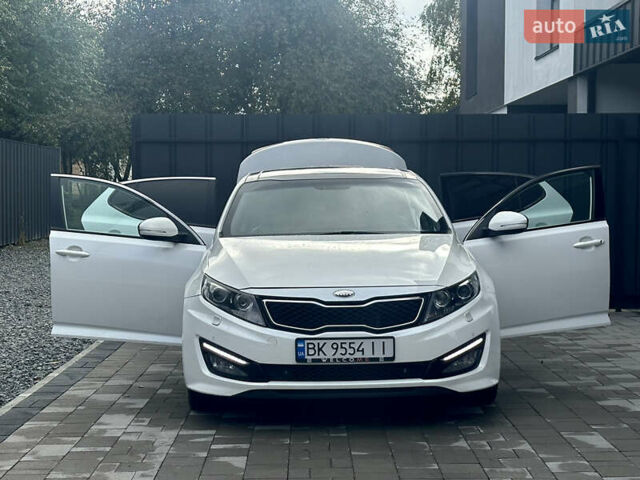 Белый Киа Оптима, объемом двигателя 1.69 л и пробегом 248 тыс. км за 9999 $, фото 15 на Automoto.ua