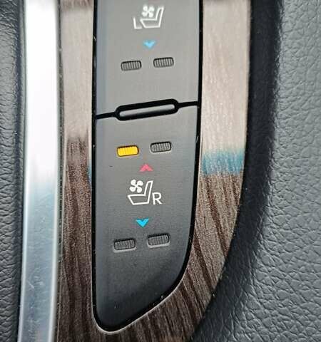 Білий Кіа Оптіма, об'ємом двигуна 2 л та пробігом 161 тис. км за 8994 $, фото 16 на Automoto.ua