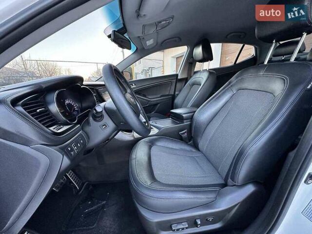 Белый Киа Оптима, объемом двигателя 2 л и пробегом 223 тыс. км за 8500 $, фото 12 на Automoto.ua