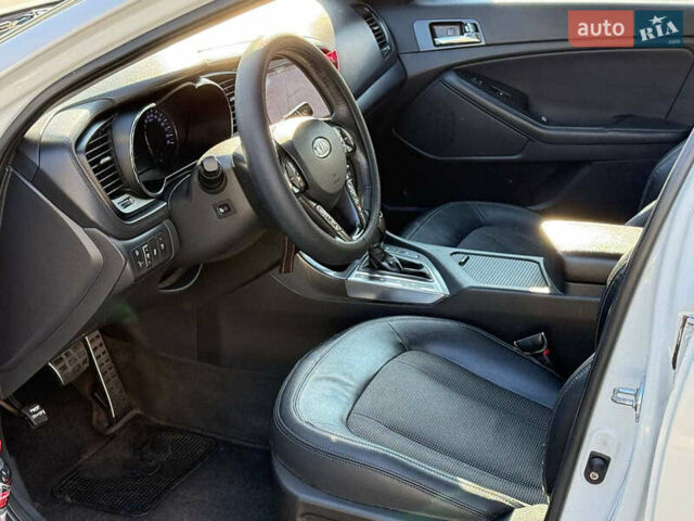 Білий Кіа Оптіма, об'ємом двигуна 2 л та пробігом 222 тис. км за 9440 $, фото 19 на Automoto.ua