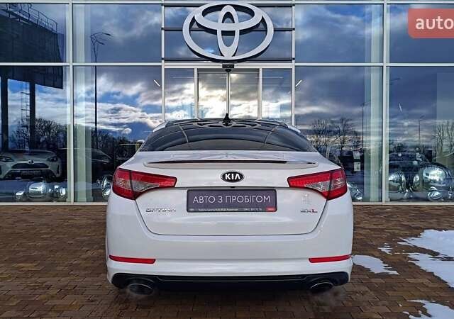 Білий Кіа Оптіма, об'ємом двигуна 2 л та пробігом 161 тис. км за 8994 $, фото 3 на Automoto.ua