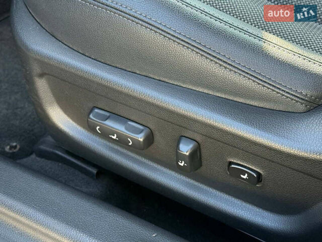 Білий Кіа Оптіма, об'ємом двигуна 2 л та пробігом 222 тис. км за 9440 $, фото 2 на Automoto.ua