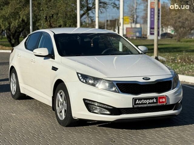 Белый Киа Оптима, объемом двигателя 2 л и пробегом 222 тыс. км за 9440 $, фото 18 на Automoto.ua