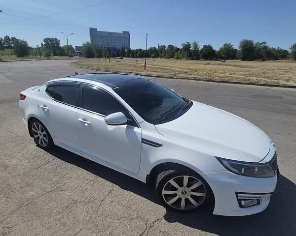 Белый Киа Оптима, объемом двигателя 2 л и пробегом 85 тыс. км за 12500 $, фото 3 на Automoto.ua