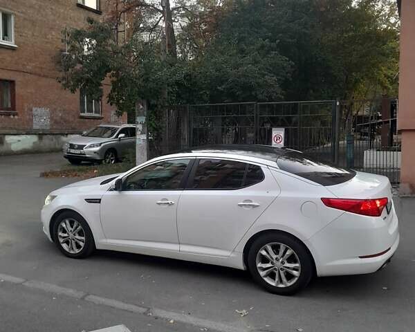 Білий Кіа Оптіма, об'ємом двигуна 2.36 л та пробігом 290 тис. км за 7200 $, фото 3 на Automoto.ua