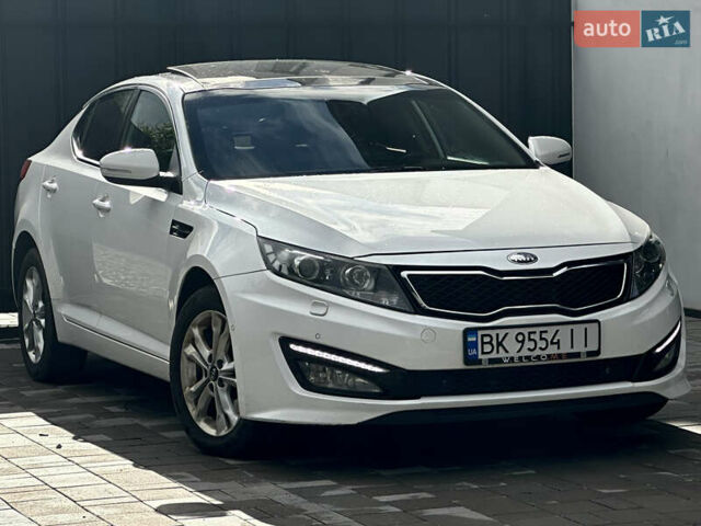 Белый Киа Оптима, объемом двигателя 1.69 л и пробегом 248 тыс. км за 9999 $, фото 49 на Automoto.ua