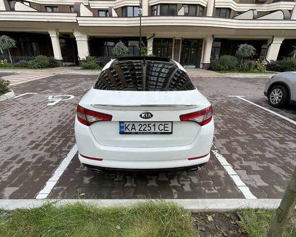 Белый Киа Оптима, объемом двигателя 2 л и пробегом 180 тыс. км за 7900 $, фото 3 на Automoto.ua