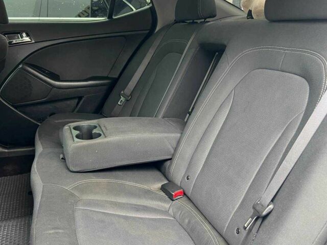 Білий Кіа Оптіма, об'ємом двигуна 2.4 л та пробігом 270 тис. км за 10000 $, фото 20 на Automoto.ua