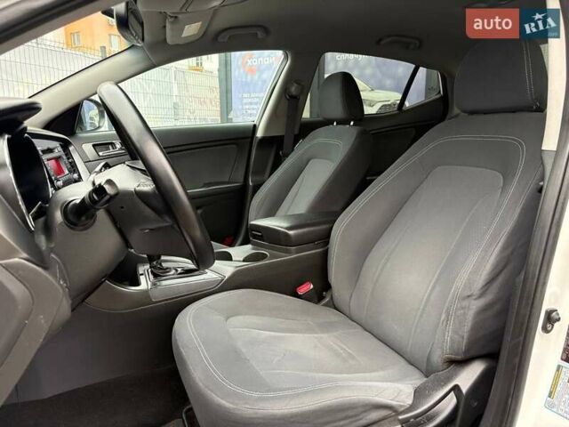 Белый Киа Оптима, объемом двигателя 2.36 л и пробегом 168 тыс. км за 9500 $, фото 8 на Automoto.ua