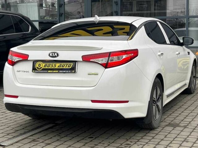 Білий Кіа Оптіма, об'ємом двигуна 2.4 л та пробігом 270 тис. км за 10000 $, фото 6 на Automoto.ua