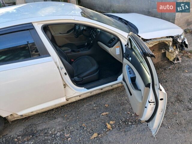 Білий Кіа Оптіма, об'ємом двигуна 2.36 л та пробігом 250 тис. км за 7750 $, фото 3 на Automoto.ua