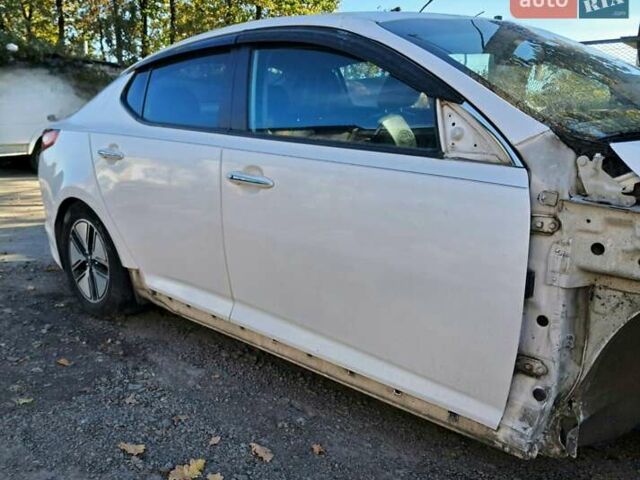 Білий Кіа Оптіма, об'ємом двигуна 2.36 л та пробігом 250 тис. км за 7800 $, фото 2 на Automoto.ua