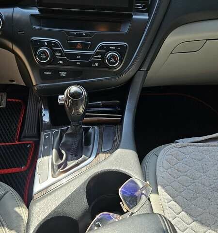 Білий Кіа Оптіма, об'ємом двигуна 2.4 л та пробігом 225 тис. км за 8000 $, фото 19 на Automoto.ua