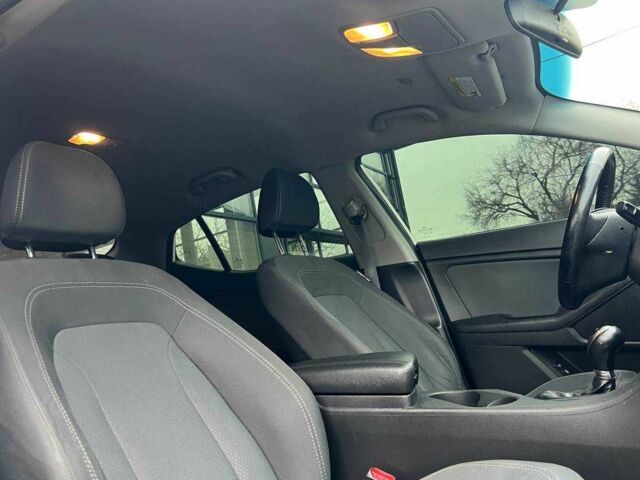 Білий Кіа Оптіма, об'ємом двигуна 2.4 л та пробігом 270 тис. км за 10000 $, фото 18 на Automoto.ua