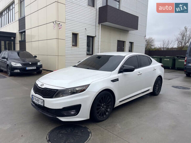 Белый Киа Оптима, объемом двигателя 2.4 л и пробегом 302 тыс. км за 8500 $, фото 4 на Automoto.ua