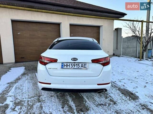 Белый Киа Оптима, объемом двигателя 2 л и пробегом 223 тыс. км за 8500 $, фото 4 на Automoto.ua
