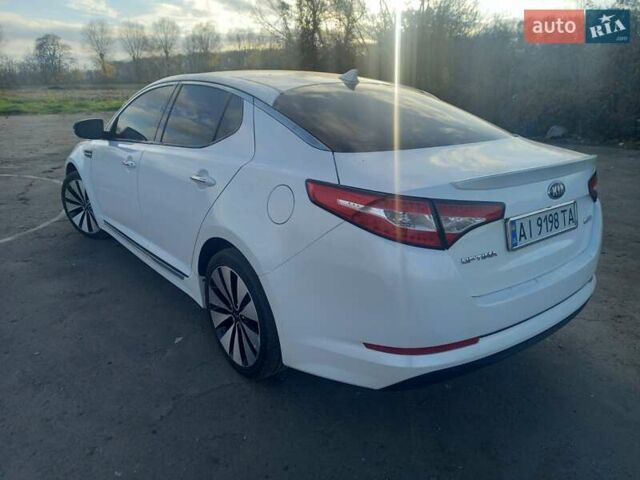 Белый Киа Оптима, объемом двигателя 2.36 л и пробегом 180 тыс. км за 8800 $, фото 5 на Automoto.ua