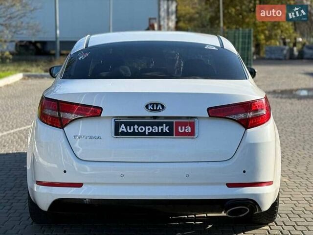 Білий Кіа Оптіма, об'ємом двигуна 2 л та пробігом 222 тис. км за 9440 $, фото 16 на Automoto.ua