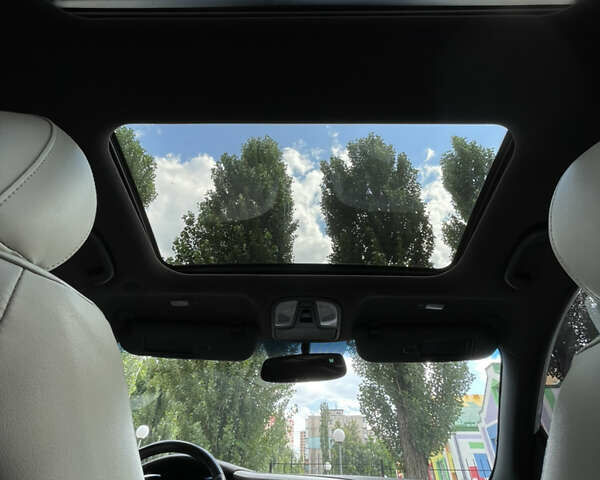 Білий Кіа Оптіма, об'ємом двигуна 2 л та пробігом 190 тис. км за 8900 $, фото 27 на Automoto.ua