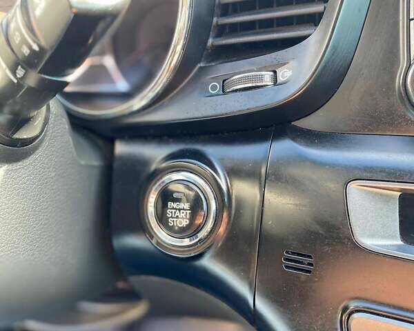 Білий Кіа Оптіма, об'ємом двигуна 2.36 л та пробігом 168 тис. км за 9200 $, фото 7 на Automoto.ua