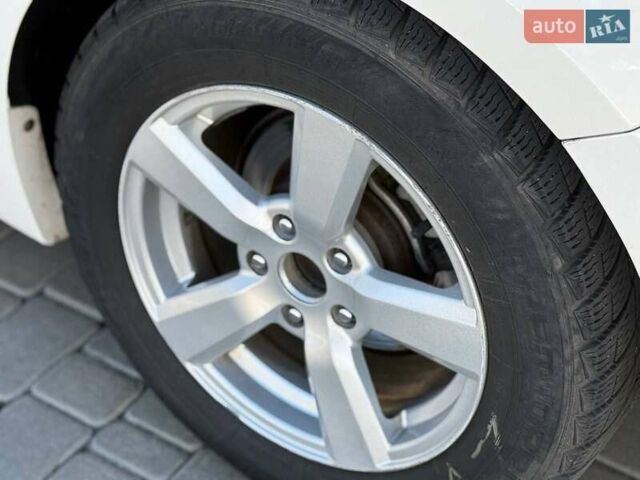 Білий Кіа Оптіма, об'ємом двигуна 2 л та пробігом 222 тис. км за 9440 $, фото 14 на Automoto.ua